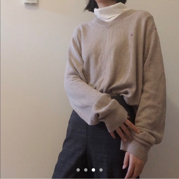 Tommy Hilfiger beige v neck knit sweater - Picture 3 of 4